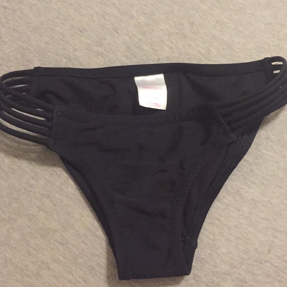 Black bikini bottoms